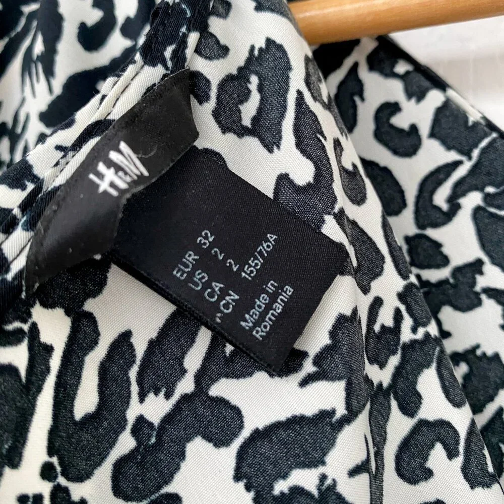 🎬✨ Umbrella Academy - H&M Leopard Print Peplum Top Black White Ruffle Blouse 2 - Picture 4 of 7